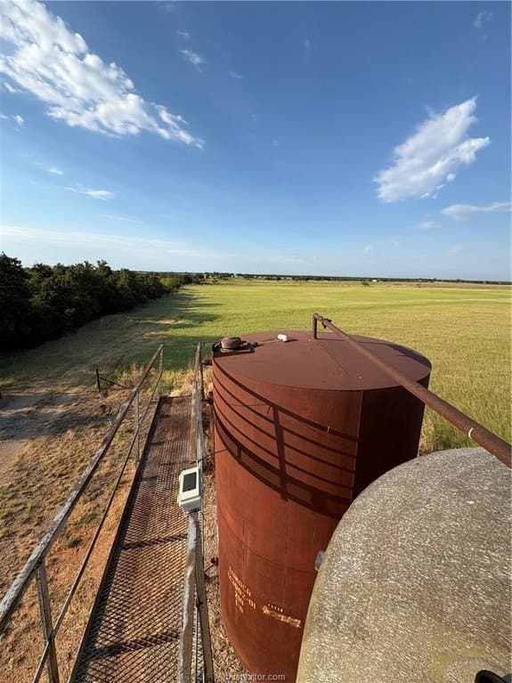 153.97 acres in Texas County - photo 4