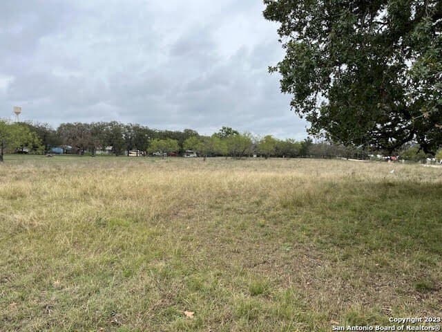 2.07 acres in Bandera County gallery image 4