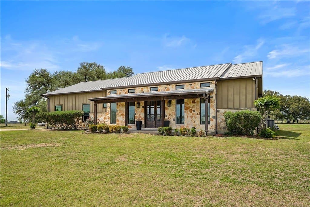 27.9 acres in Lavaca County gallery image 2