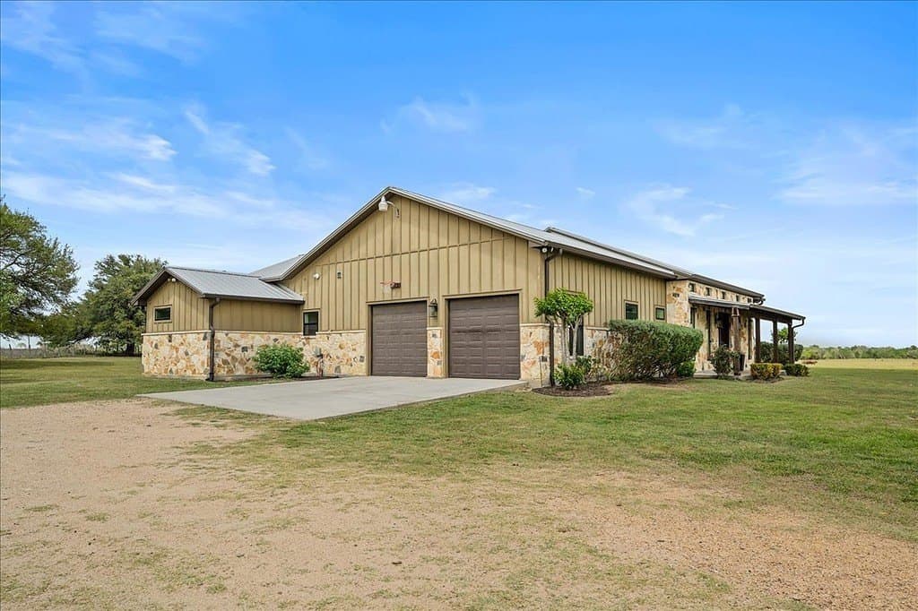 27.9 acres in Lavaca County - photo 24