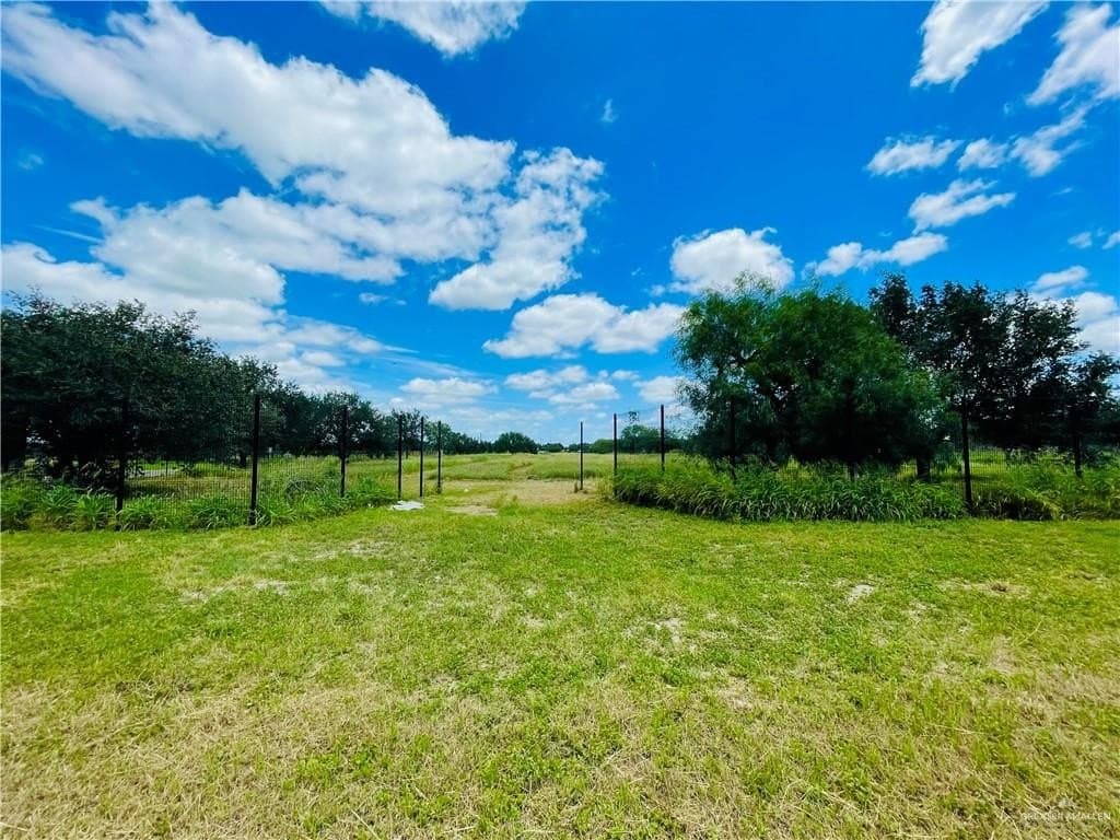2.5 acres in Hidalgo County gallery image 2