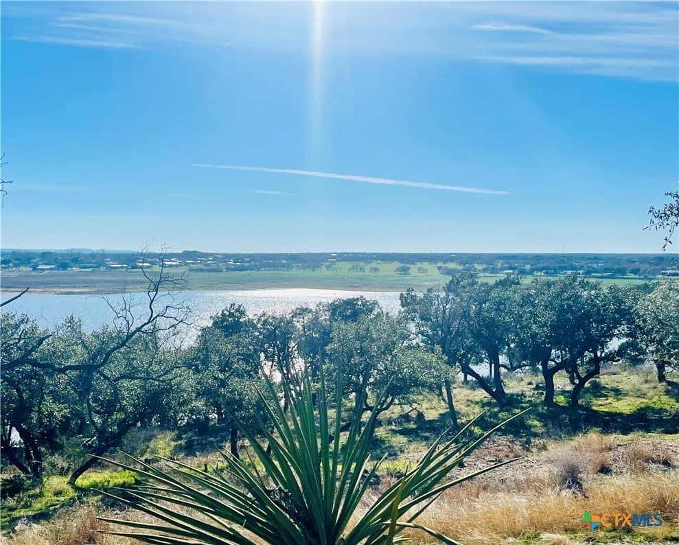 3.5 acres in Burnet County