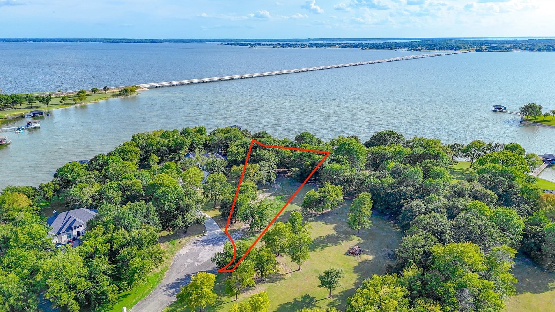 0.94 acres in Navarro County