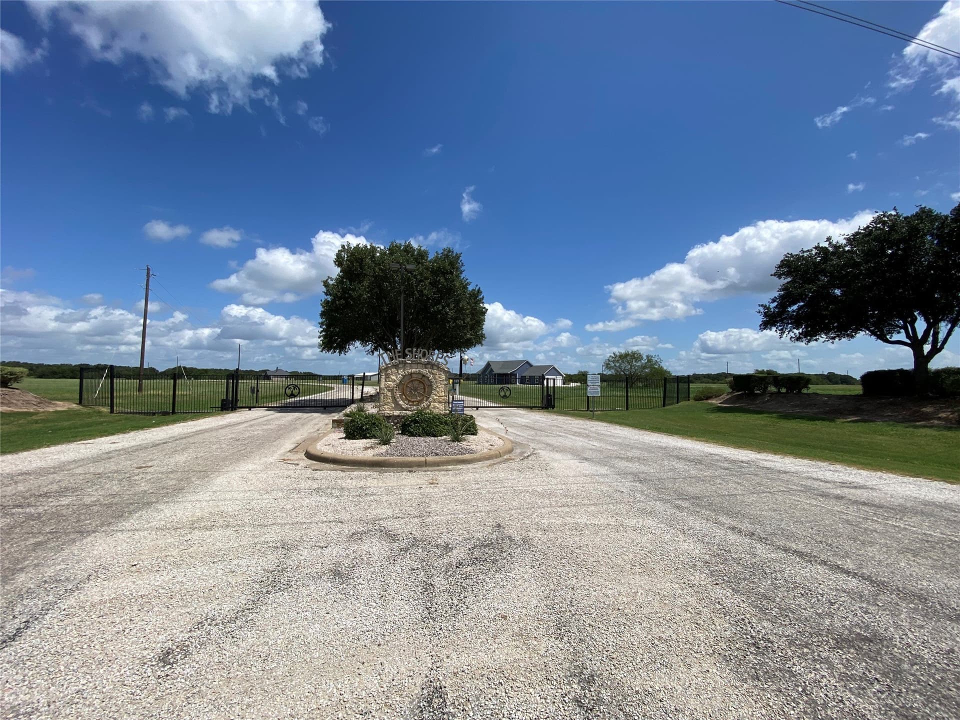 2.01 acres in Navarro County gallery image 3