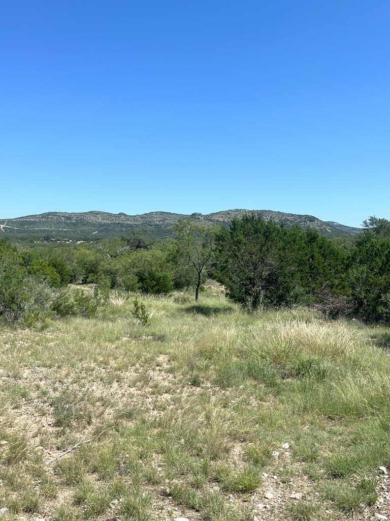5 acres in Real County - photo 27