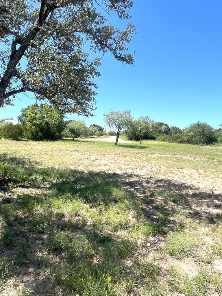 5 acres in Real County - photo 12