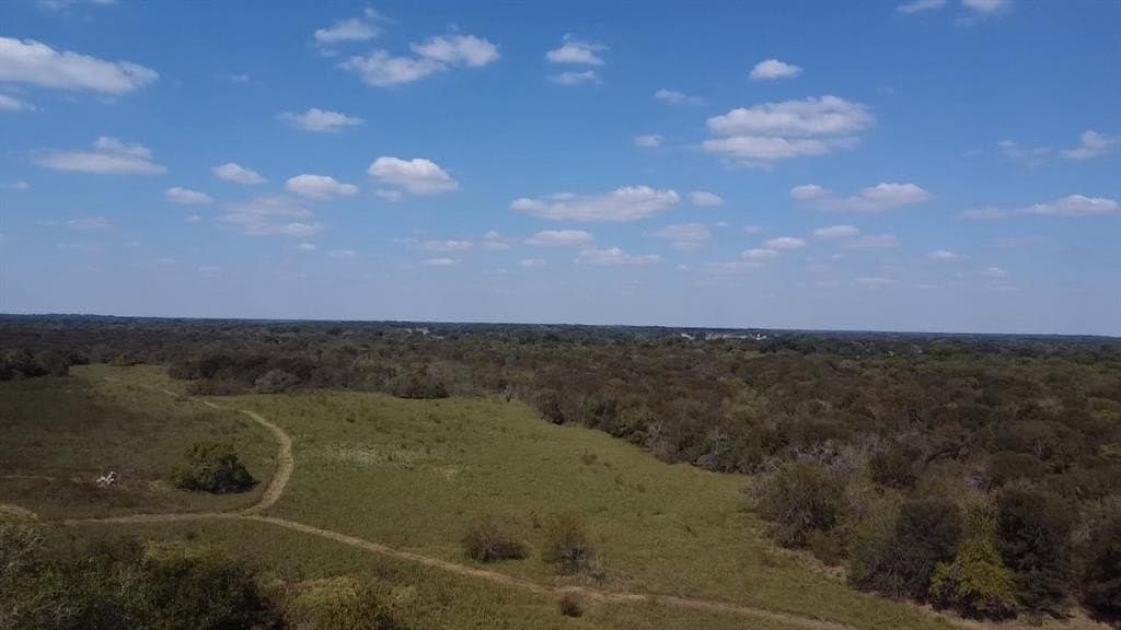 1,220 acres in Navarro County