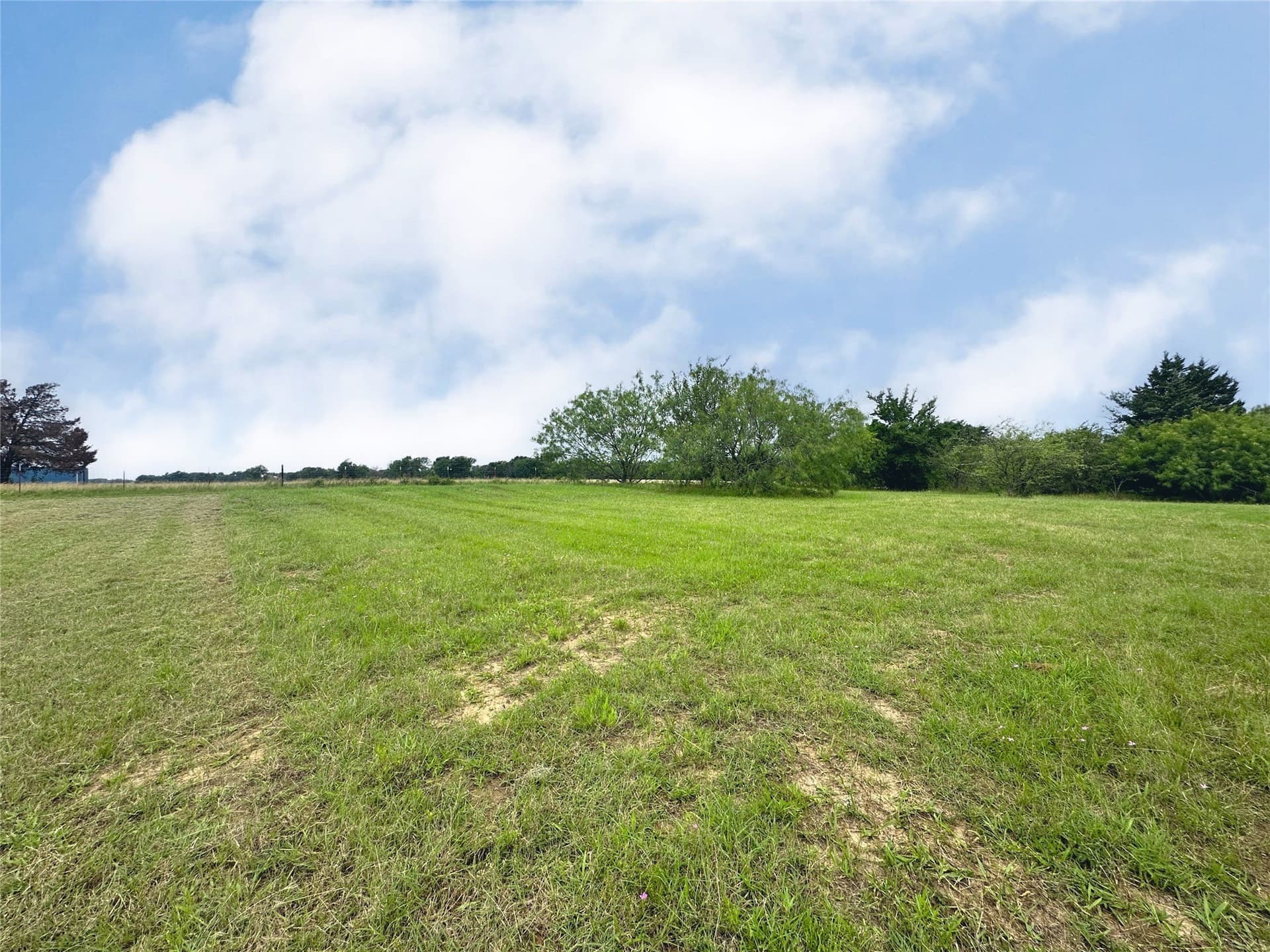 1.28 acres in Navarro County - photo 17