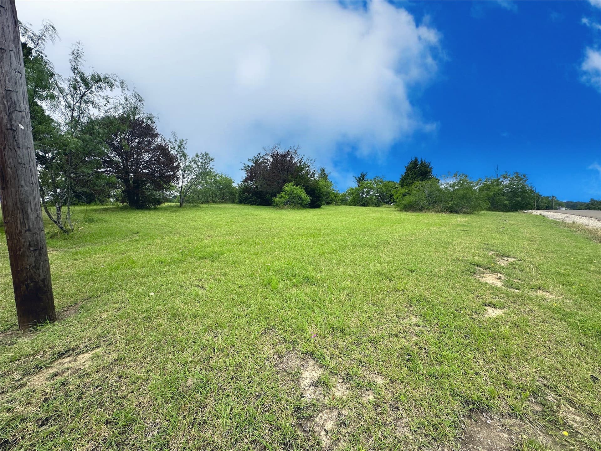 1.28 acres in Navarro County - photo 27