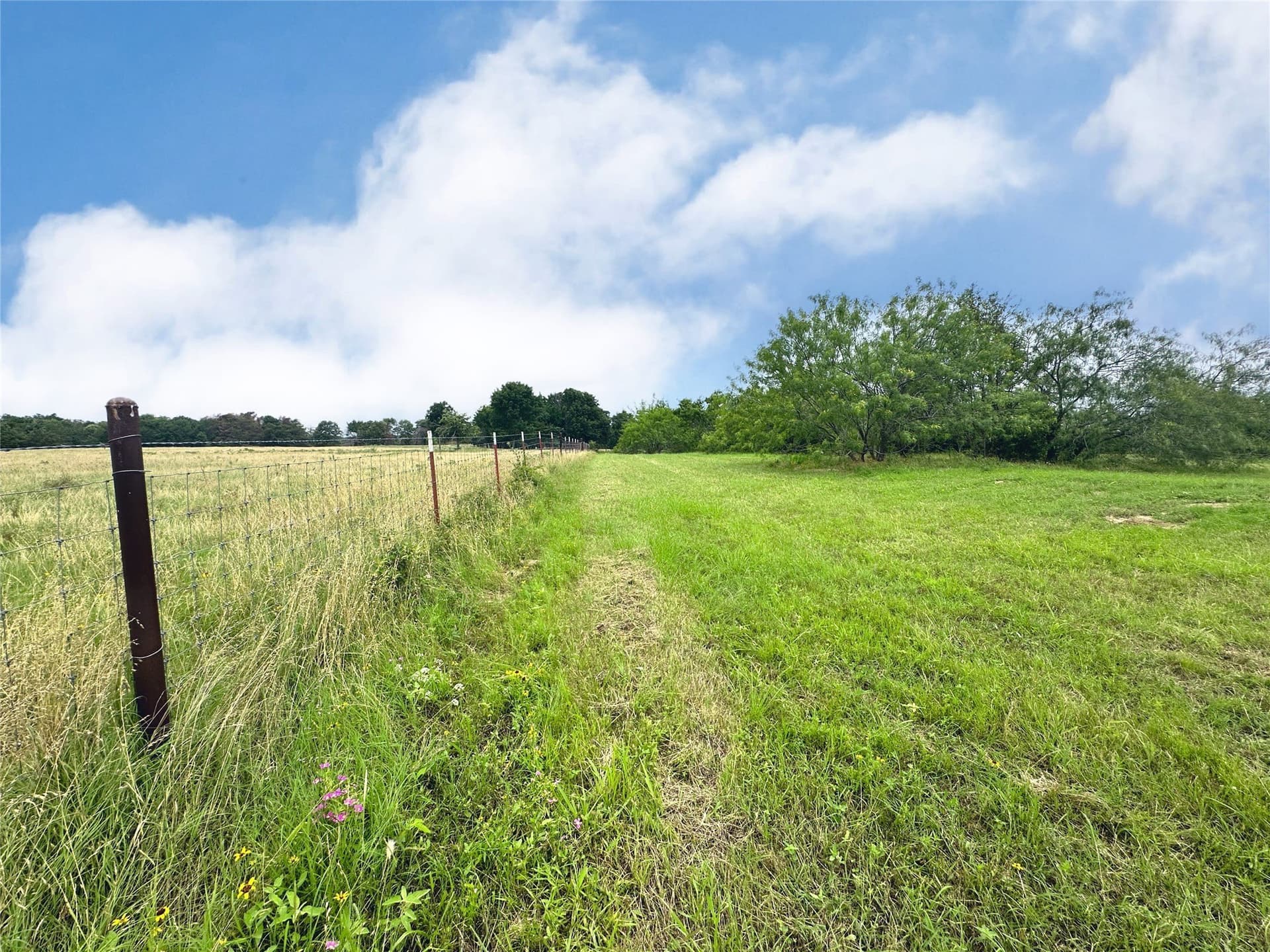 1.28 acres in Navarro County - photo 18