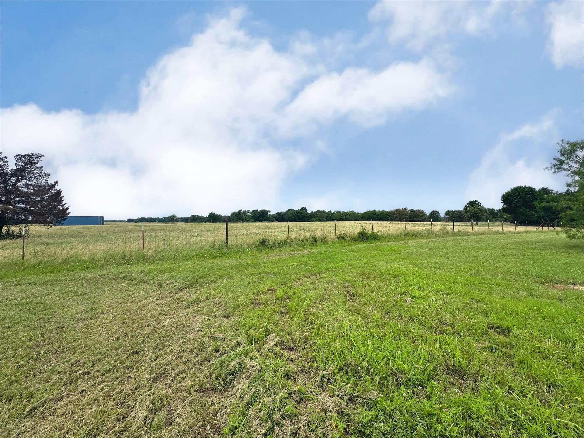 1.28 acres in Navarro County - photo 24