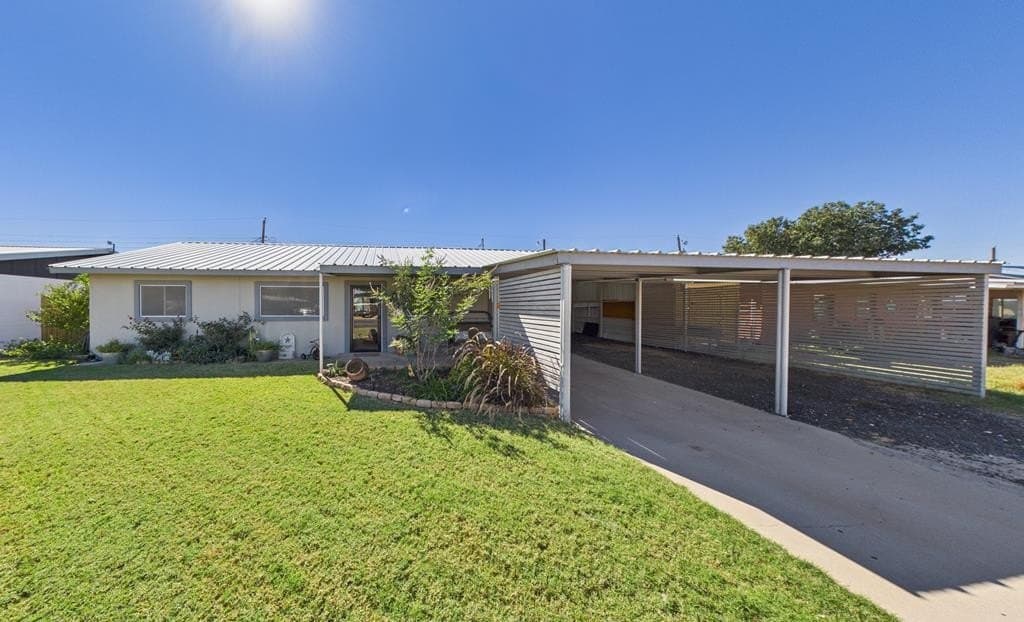 1,303 acres in Winkler County