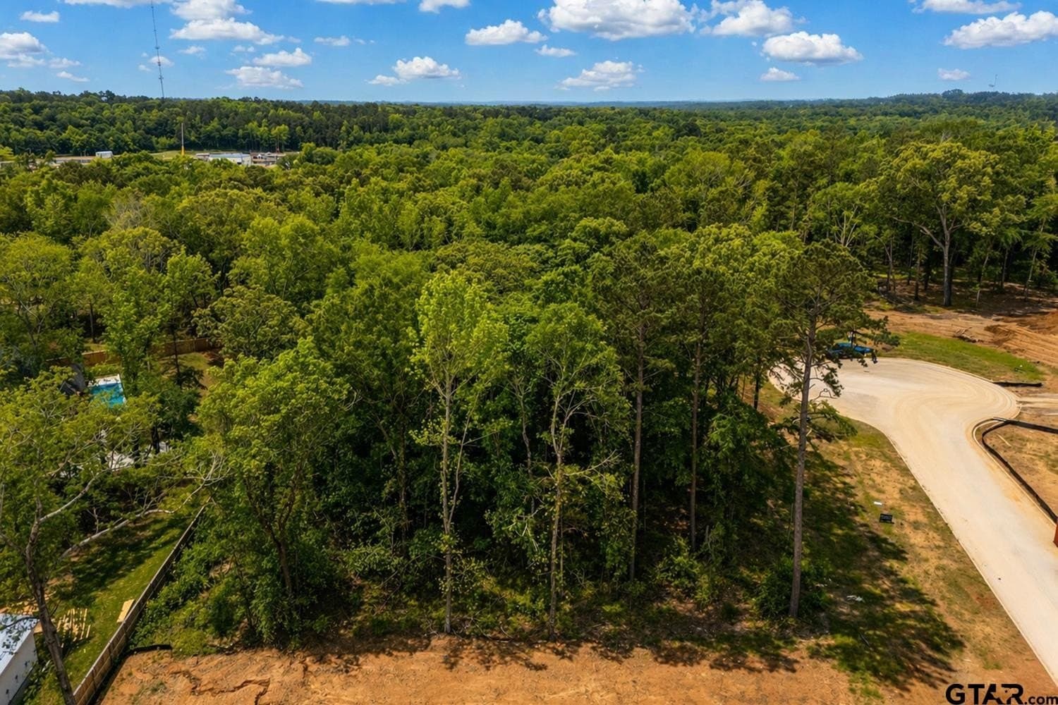 0.6 acres in Smith County gallery image 4