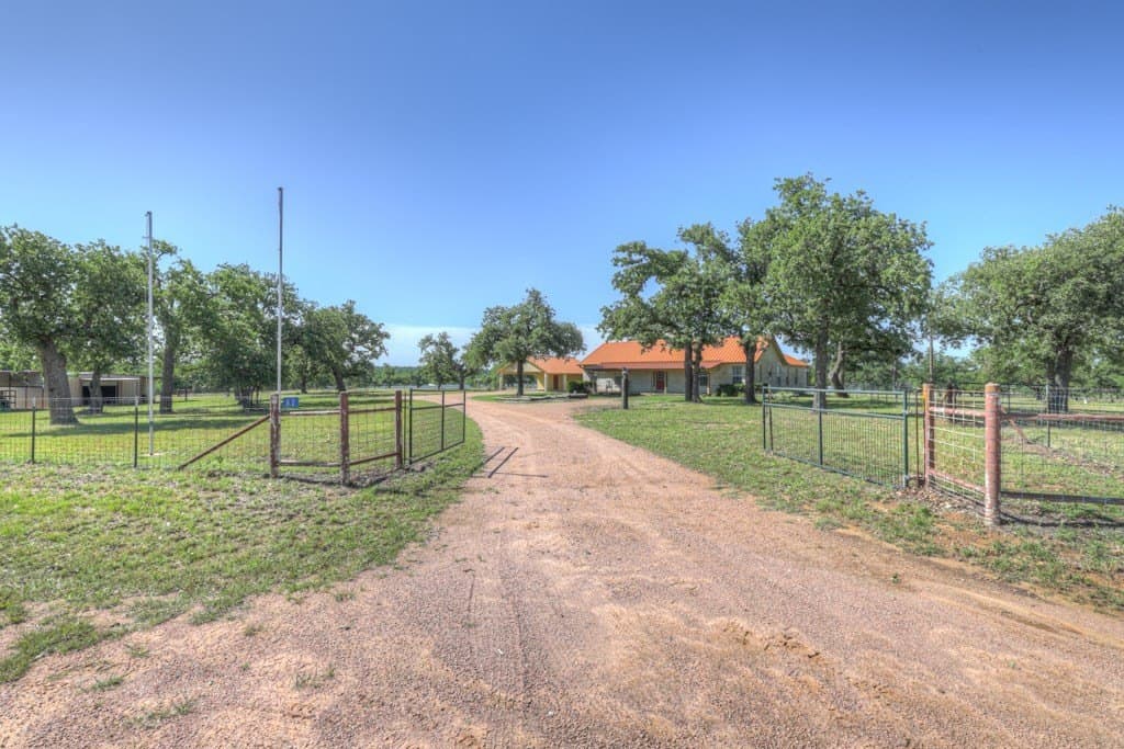 20 acres in Gillespie County gallery image 2