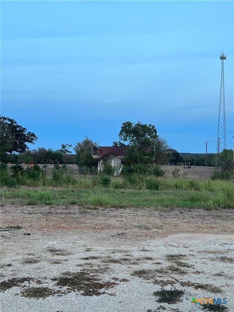 0.5 acres in Gonzales County - photo 13