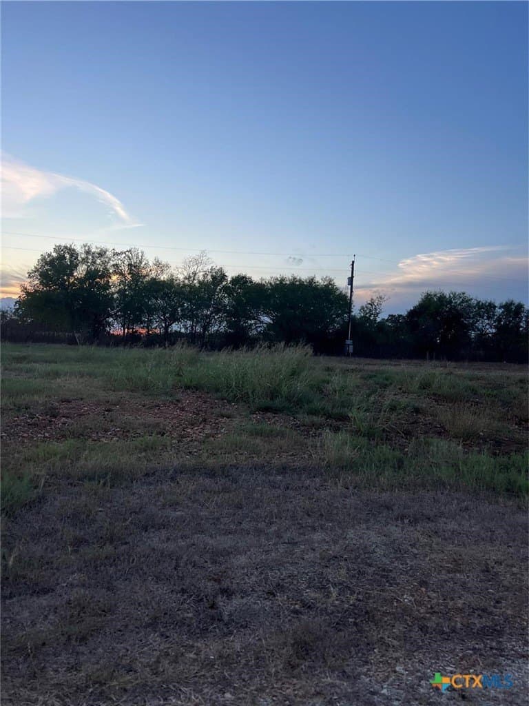 0.5 acres in Gonzales County - photo 7
