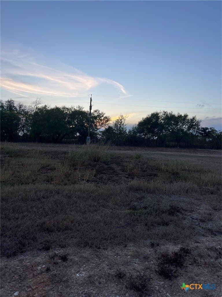 0.5 acres in Gonzales County - photo 10