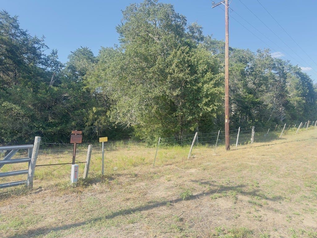 1.51 acres in Lavaca County - photo 3