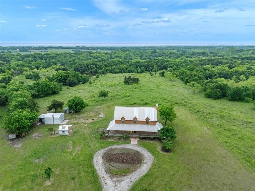 143.64 acres in Ellis County
