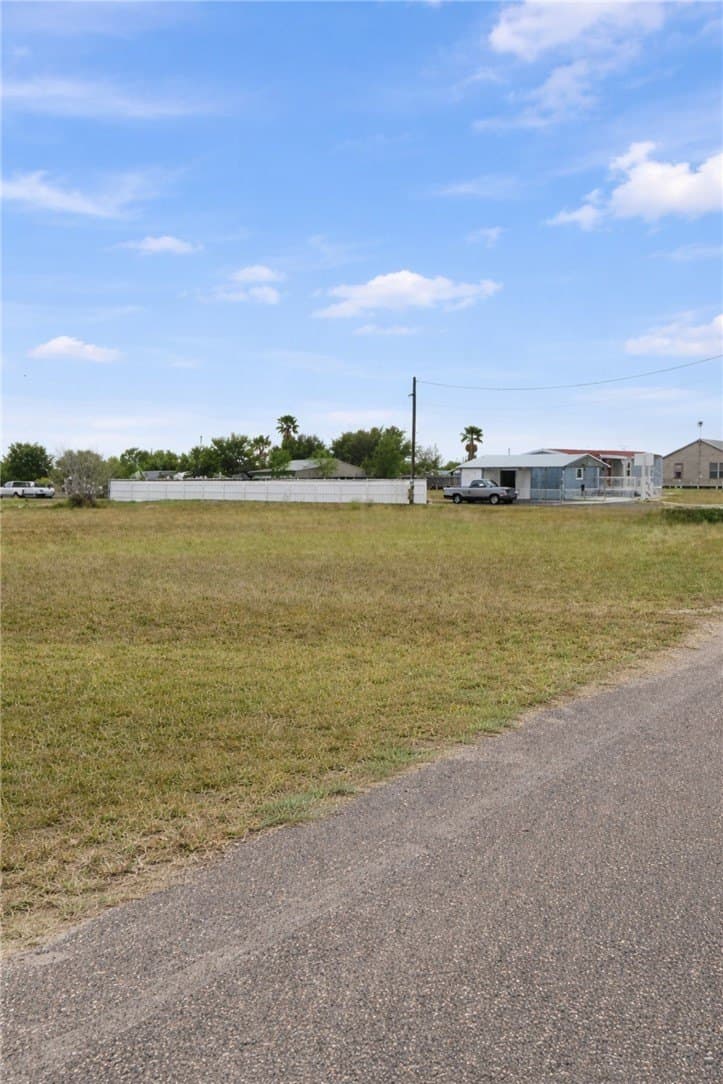 0.5 acres in Jim Wells County gallery image 2