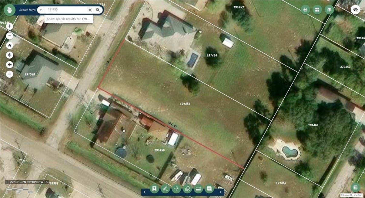 0.7 acres in Nueces County