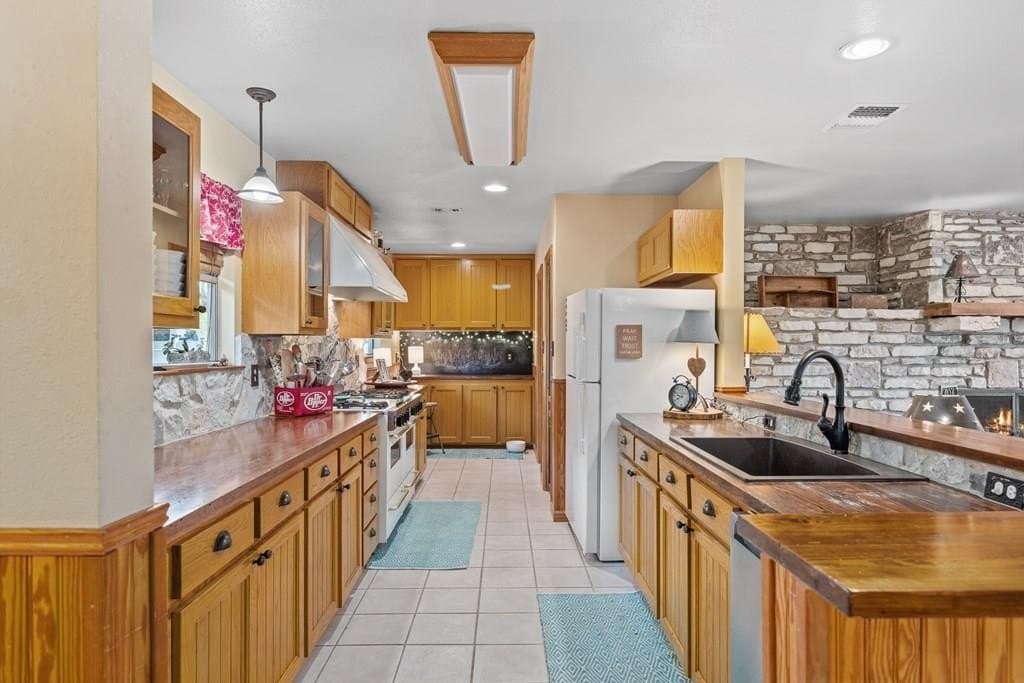 18.86 acres in Bandera County