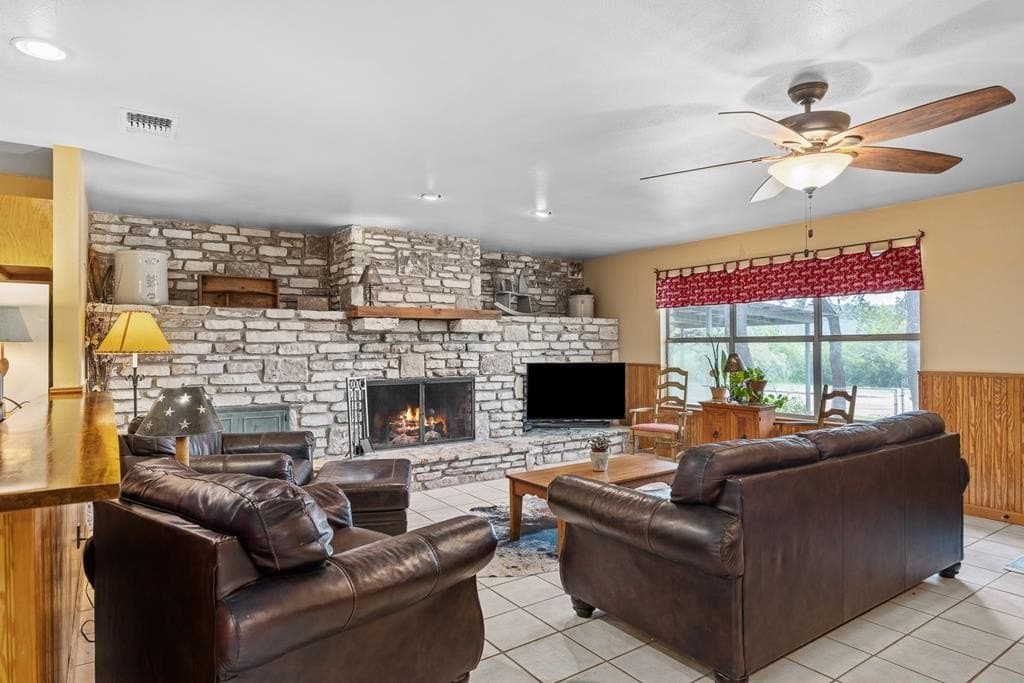 18.86 acres in Bandera County gallery image 4