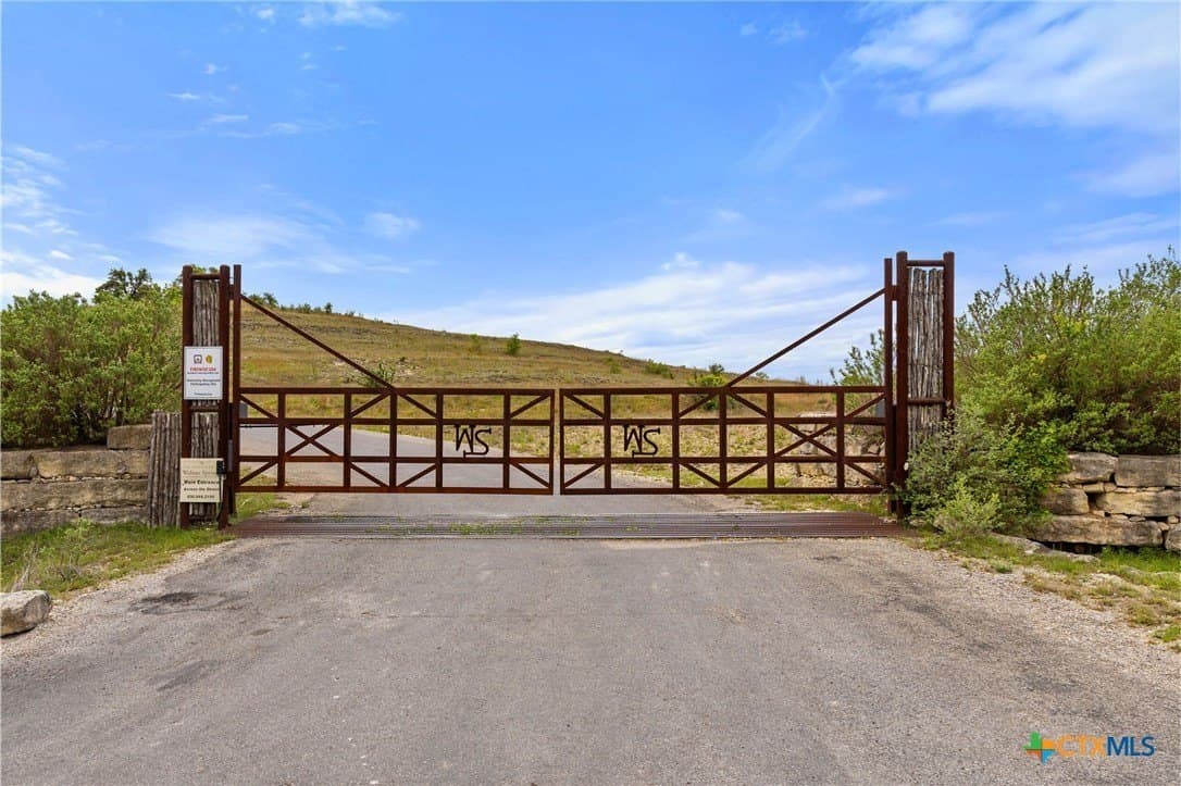 5.66 acres in Blanco County - photo 23