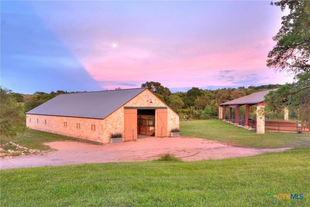 5.66 acres in Blanco County - photo 32