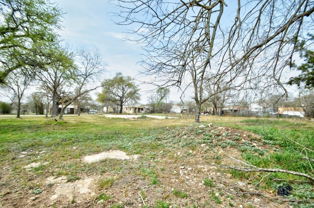 0.45 acres in Edwards County - photo 6