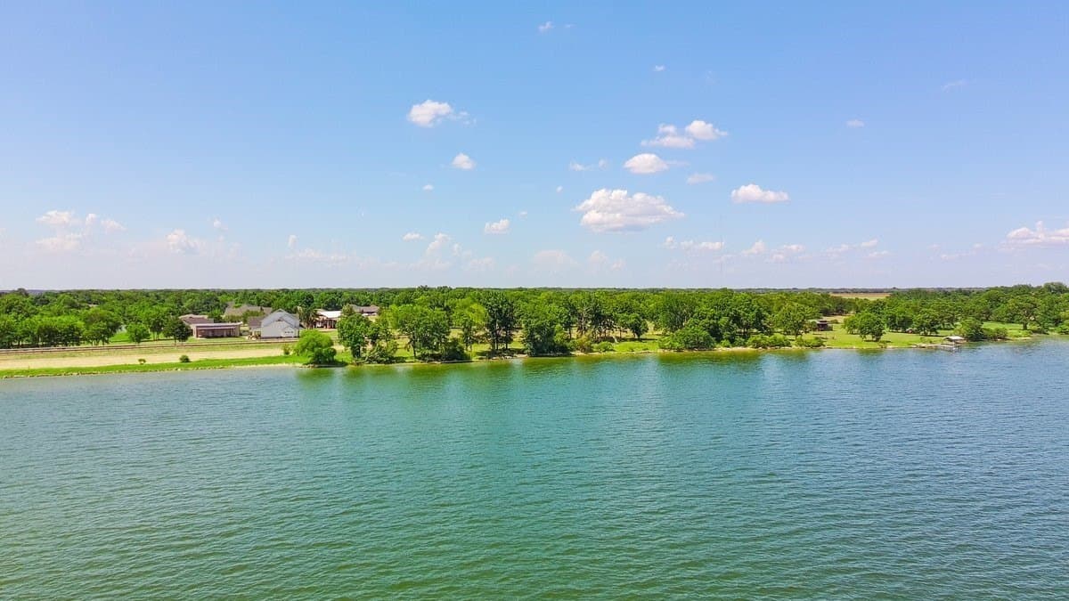 12.25 acres in Navarro County - photo 10
