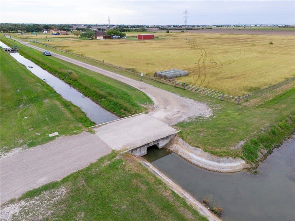 3.9 acres in Nueces County - photo 15
