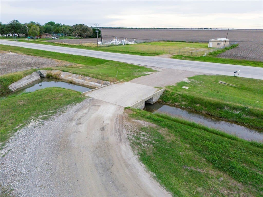 3.9 acres in Nueces County - photo 14