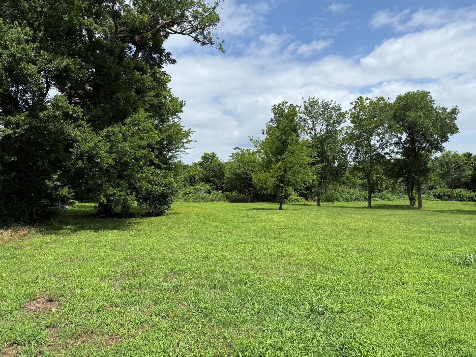 1 acres in Wood County