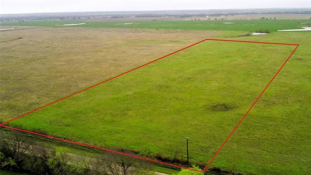 11 acres in Falls County