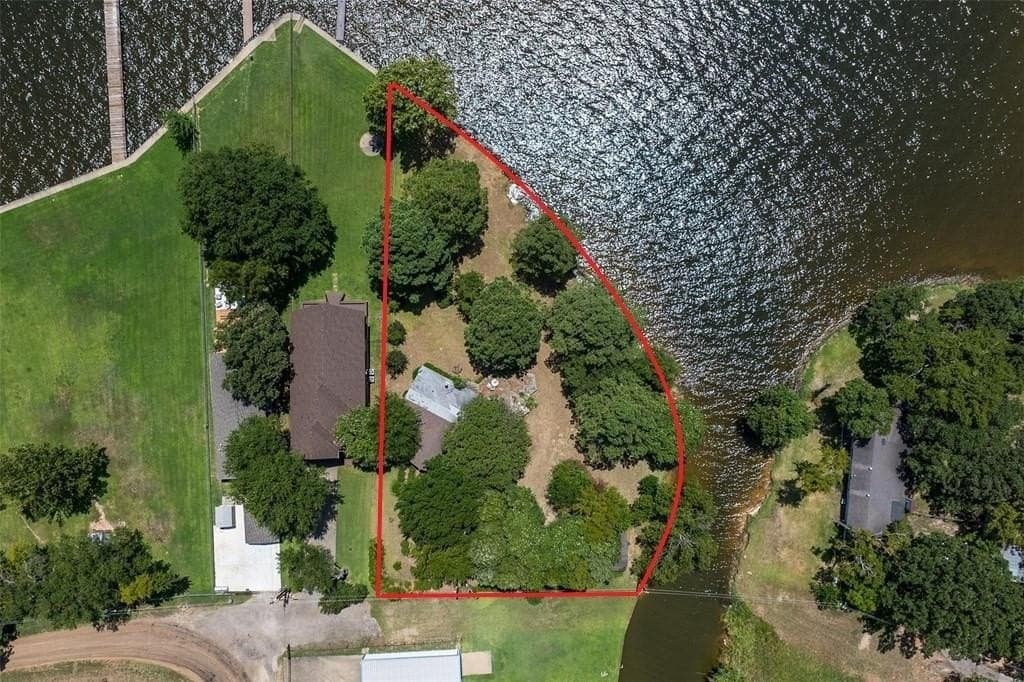 0.32 acres in Henderson County gallery image 2