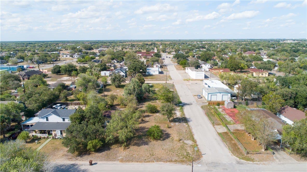 0.16 acres in Kleberg County - photo 8