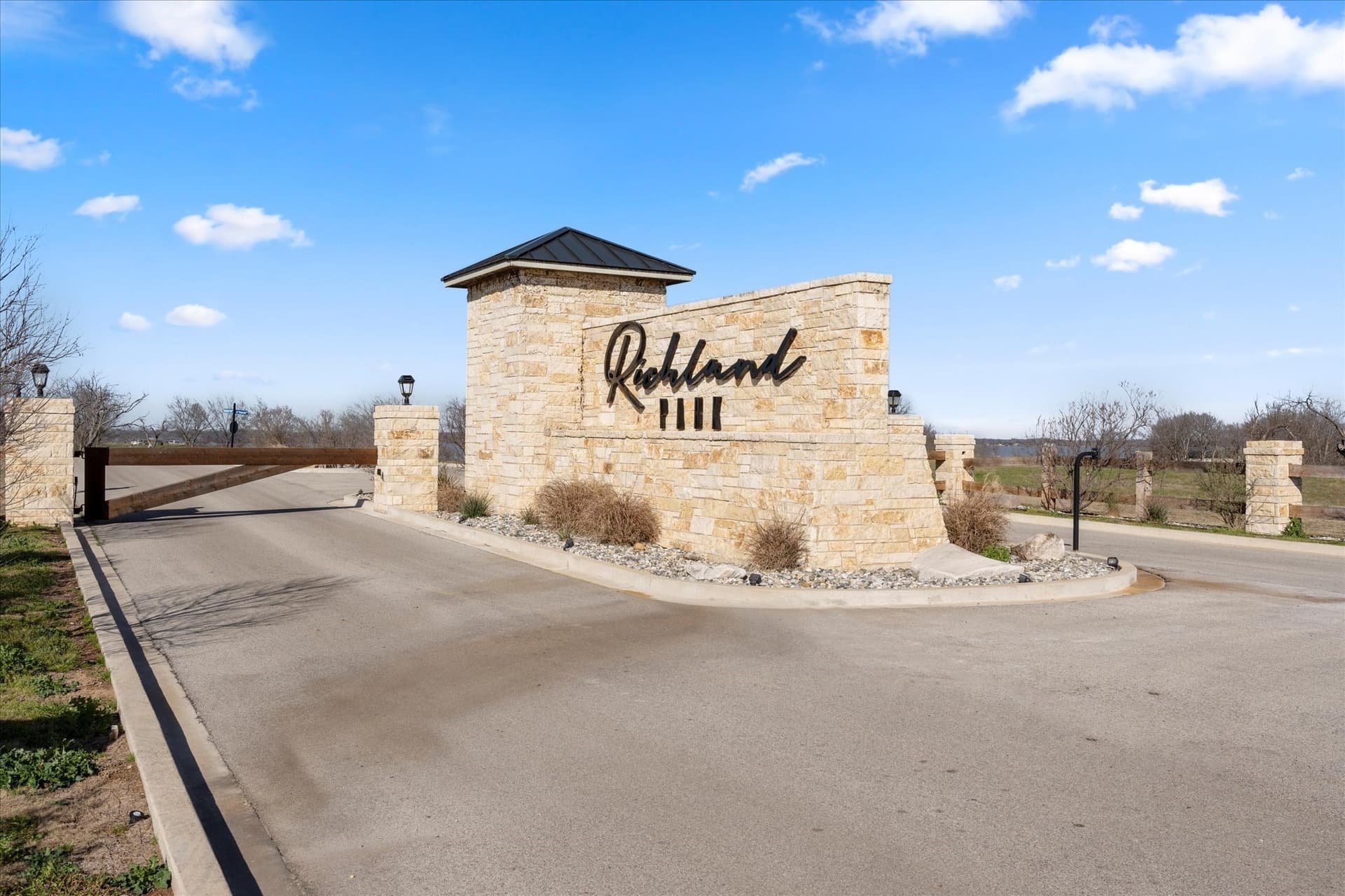 1.17 acres in Navarro County gallery image 3
