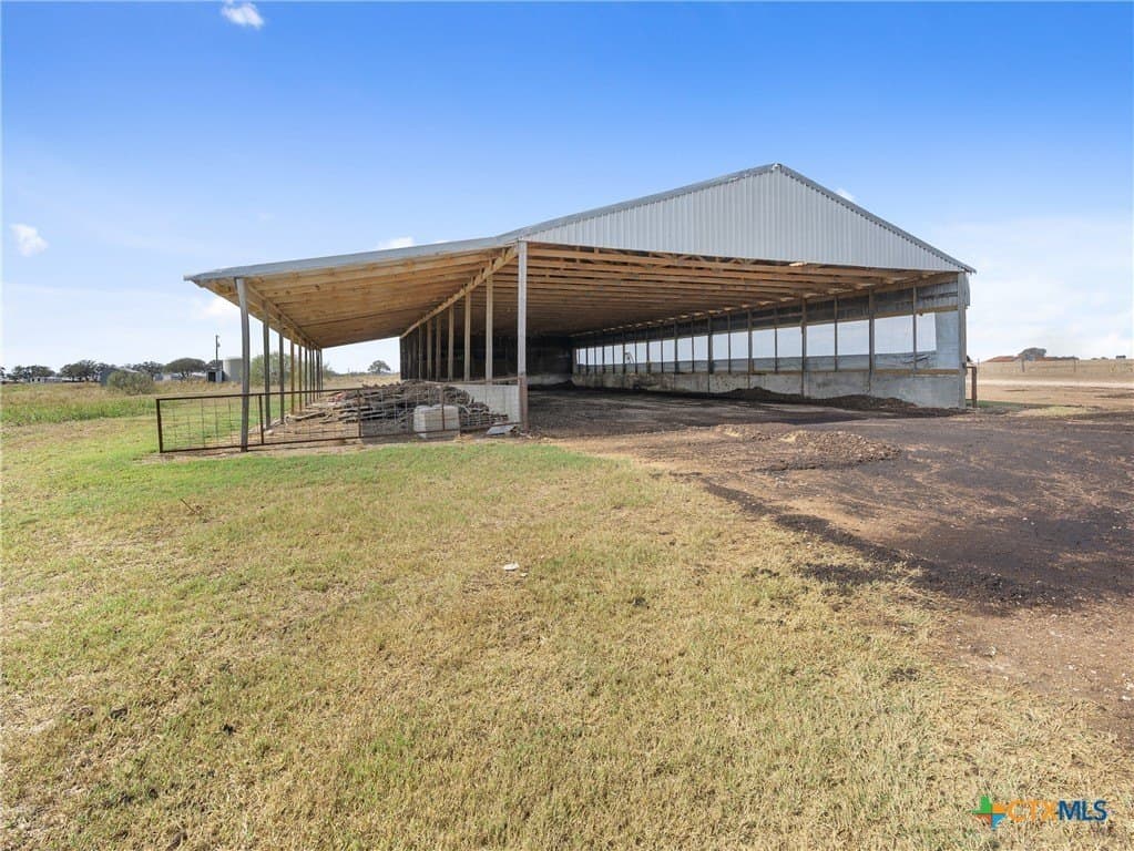 189 acres in Gonzales County - photo 25