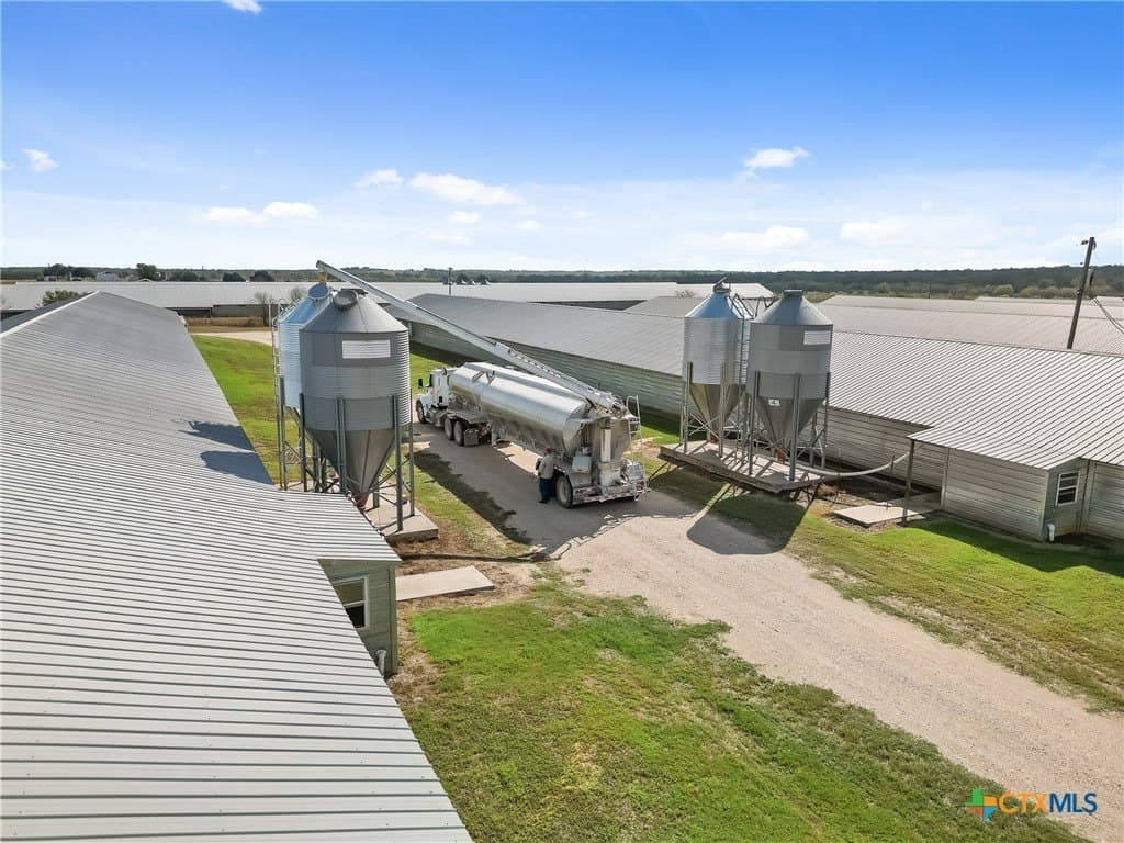 189 acres in Gonzales County - photo 9