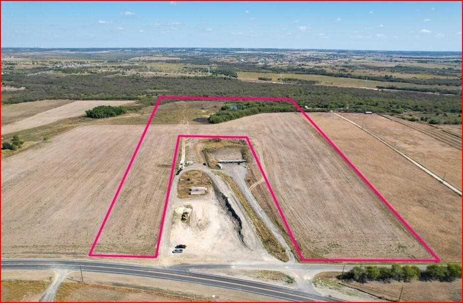 30 acres in Ellis County