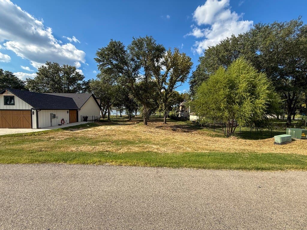 0.47 acres in Kaufman County - photo 17