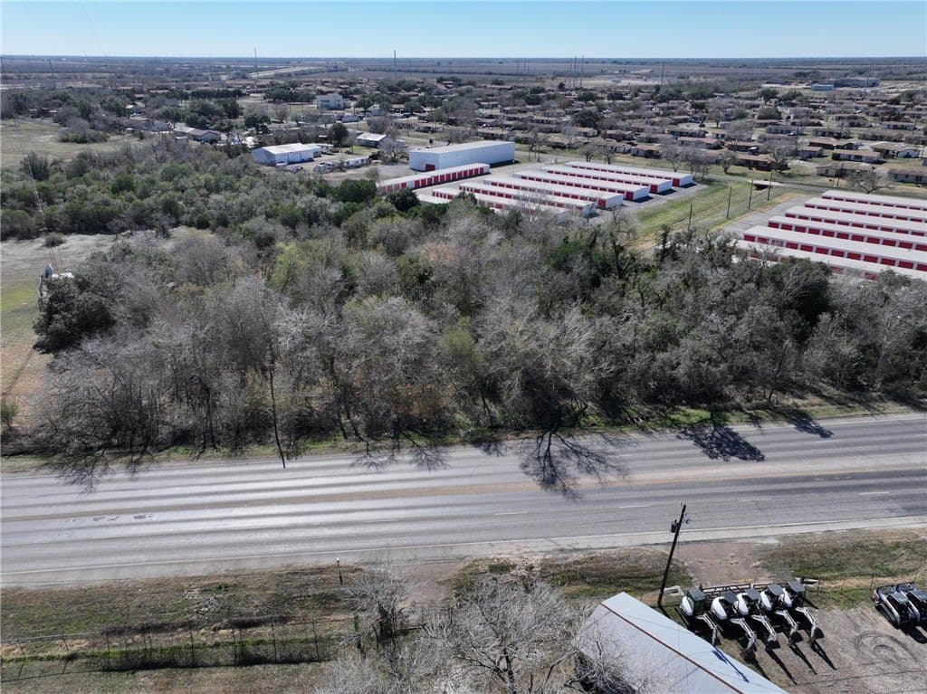 5.03 acres in Bee County gallery image 3