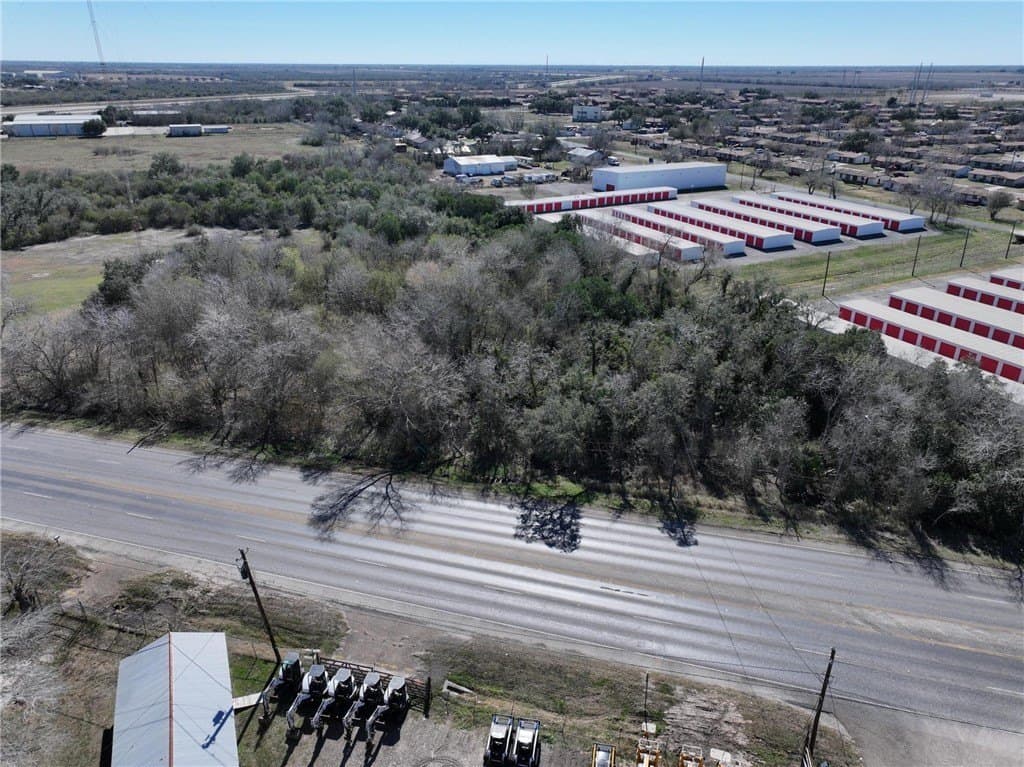 5.03 acres in Bee County