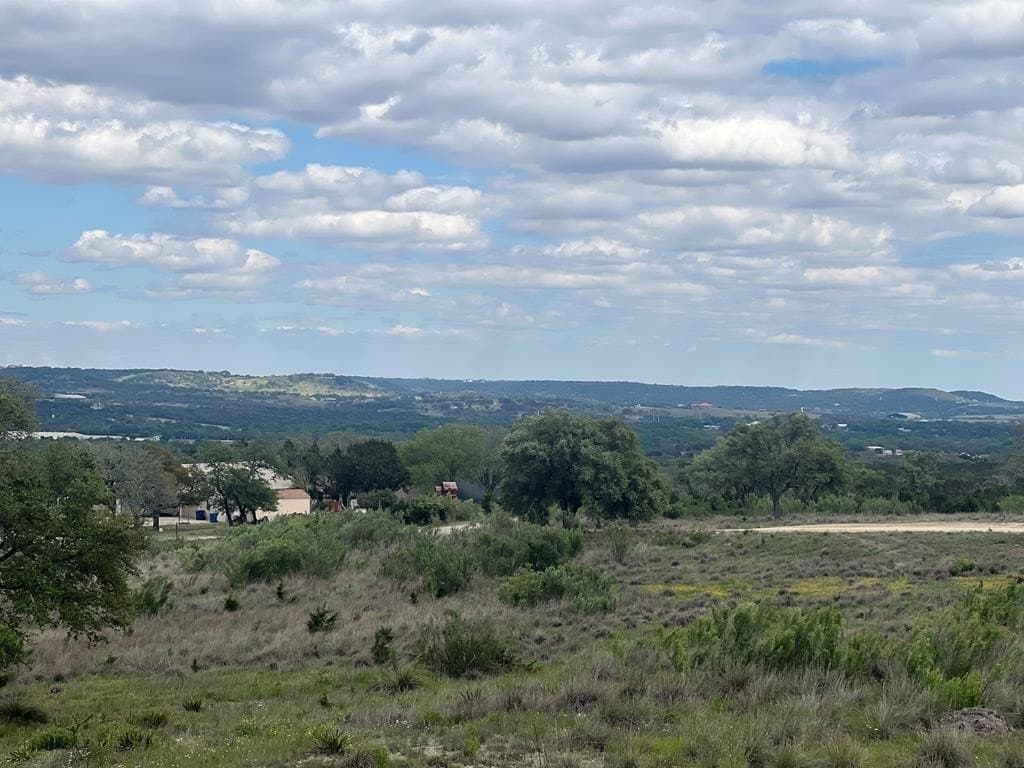 6.9 acres in Kerr County