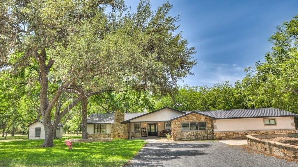 13.85 acres in Real County