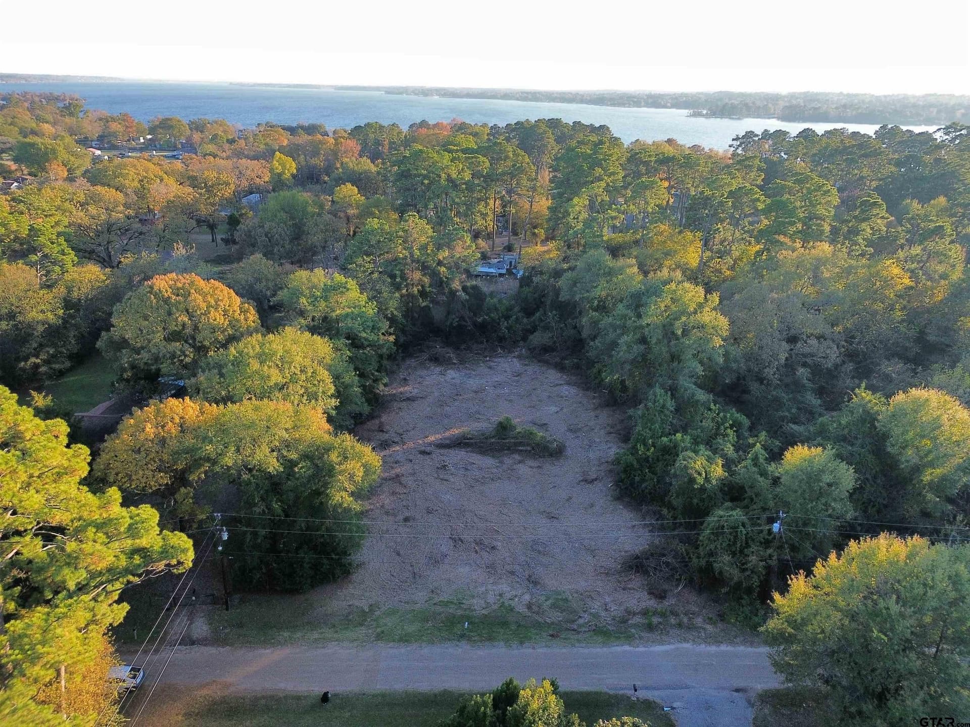 0.9 acres in Henderson County