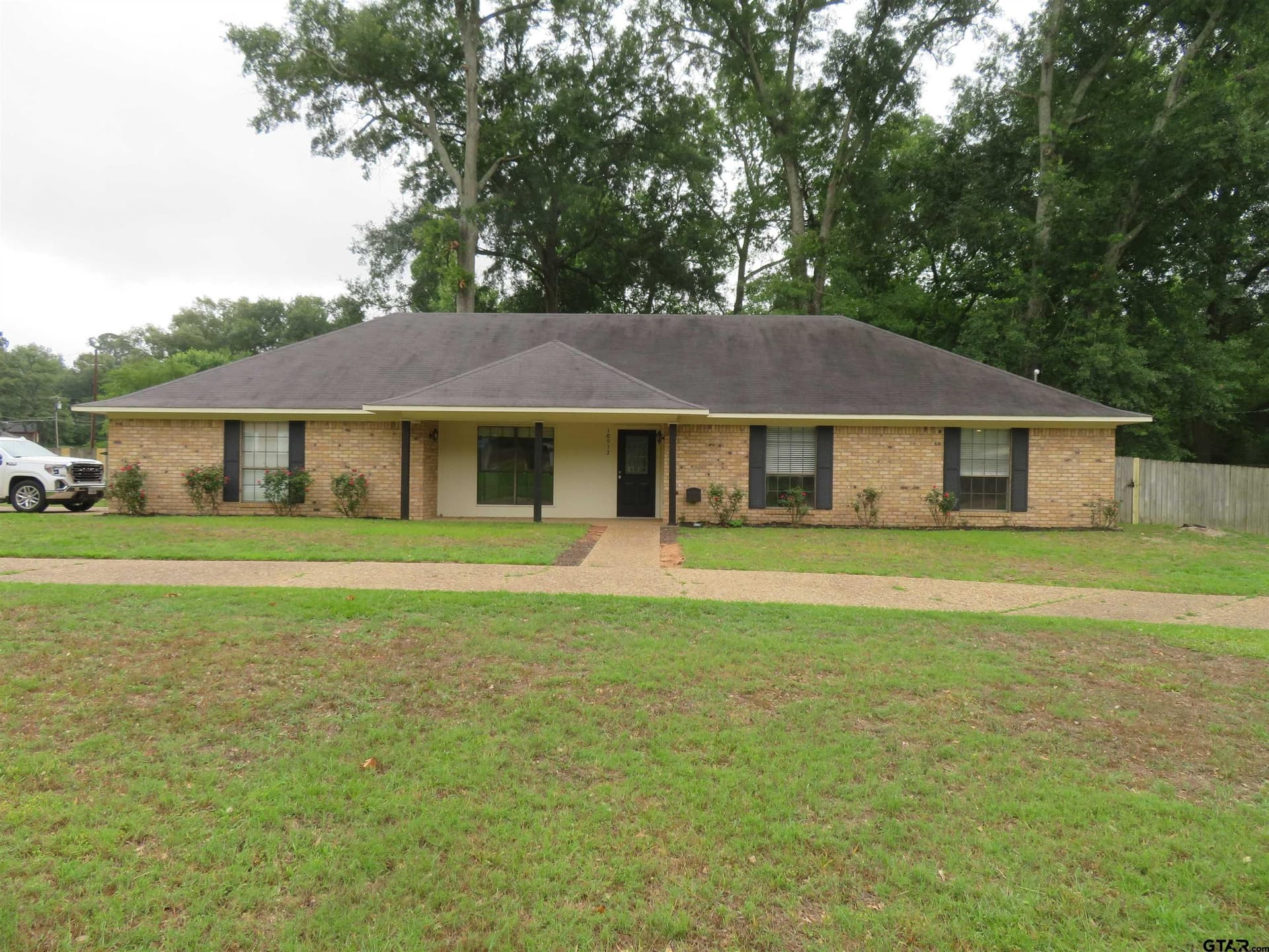 607 acres in Smith County