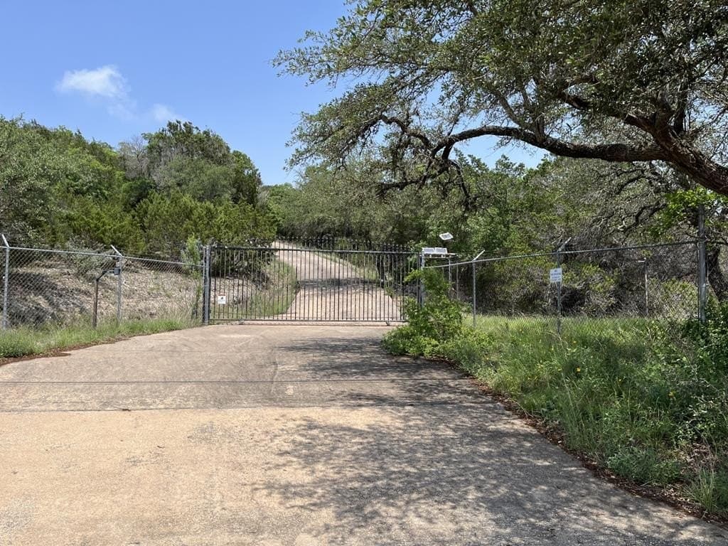 23.44 acres in Kerr County