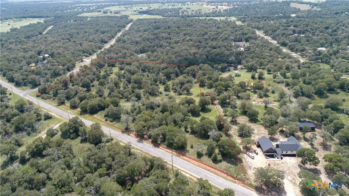 10.18 acres in Gonzales County